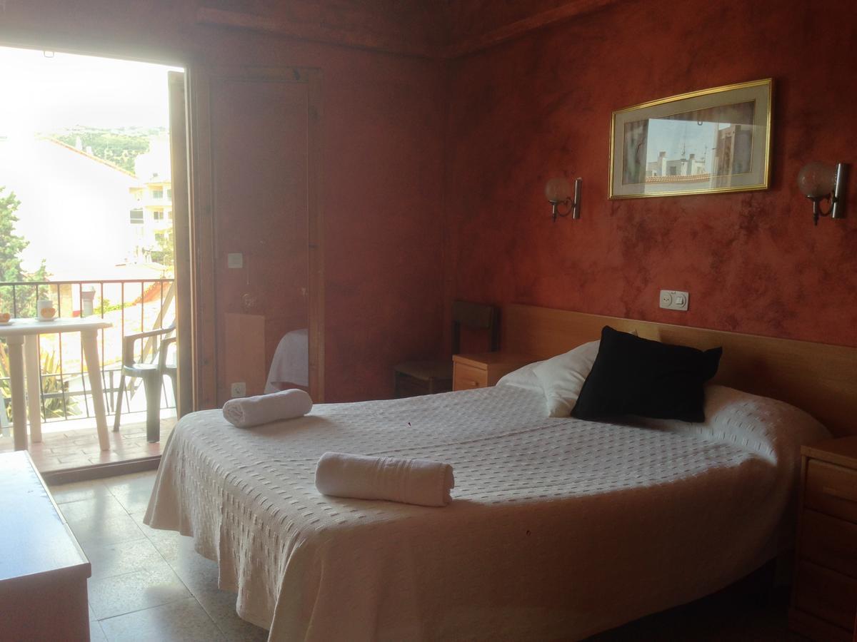 Hostal La Marina Platja d'Aro Esterno foto