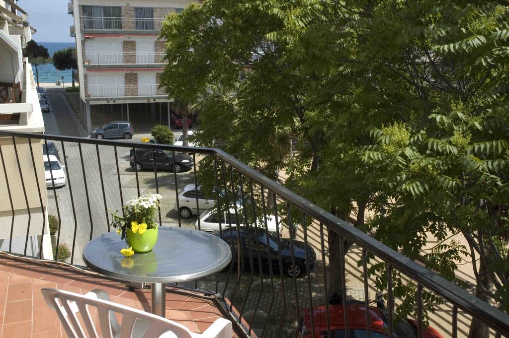 Hostal La Marina Platja d'Aro Esterno foto